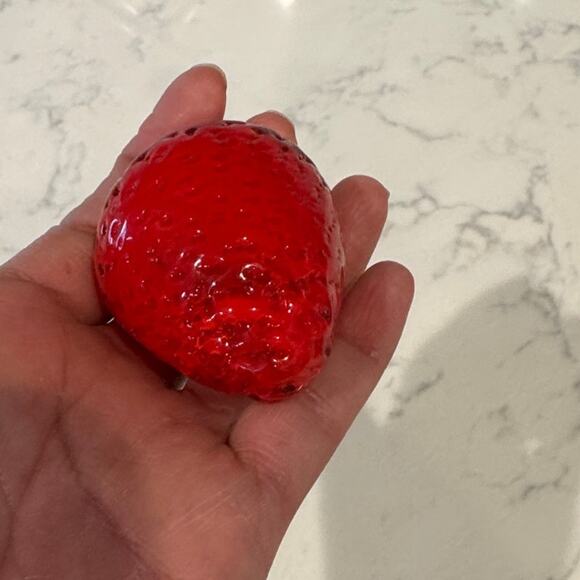 Murano Style Glass Strawberry decor trinket 4.0oz, 2” vibrant red green fresa - Picture 7 of 8